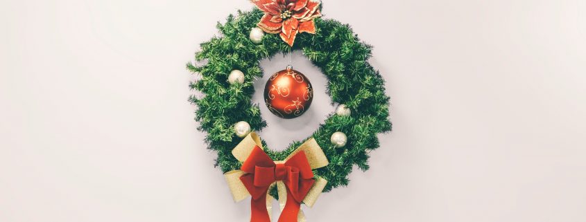 holiday wreath with ornament